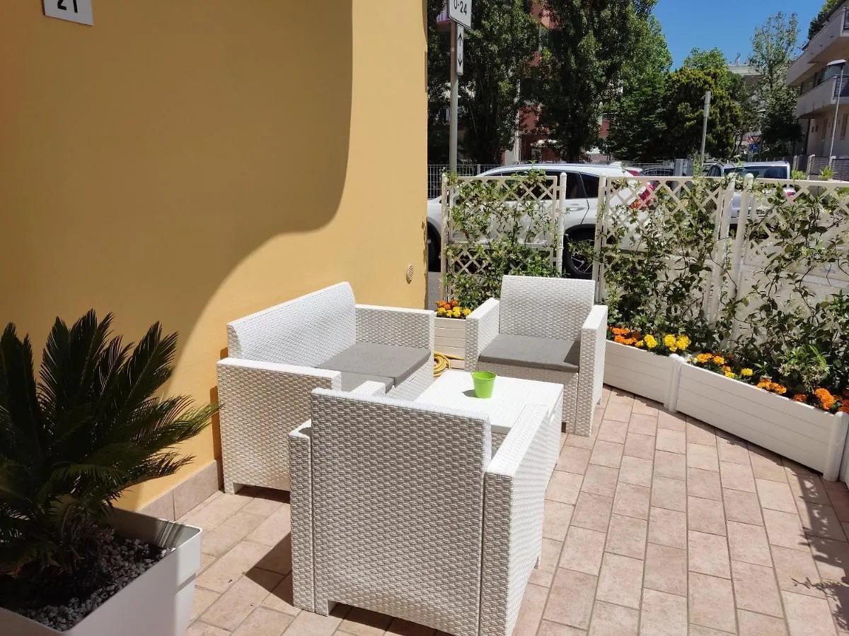Residence Yellow Rimini Aparthotel